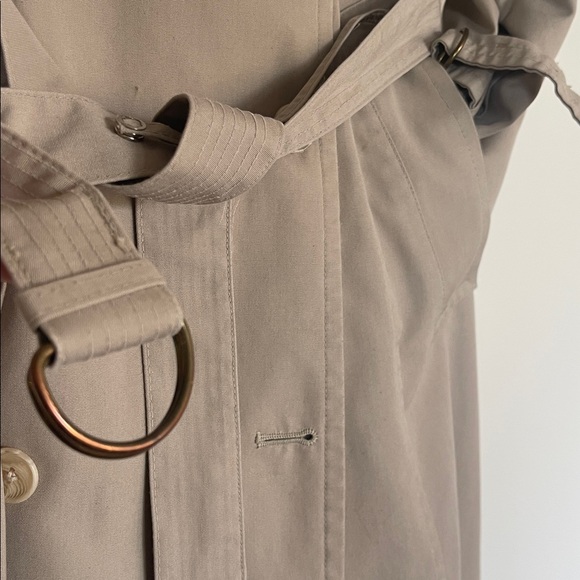 LONDON FOG | Heritage Trench Coat with Zip-Out Liner | Tan | 10 Petite - Picture 6 of 15